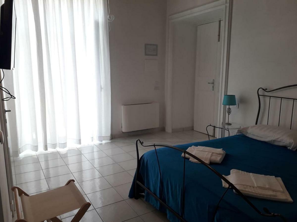 Residenza D'Epoca Olimpia Hotel ซานตามาเรีย ดิ กาสเตลลาบาเต ภายนอก รูปภาพ